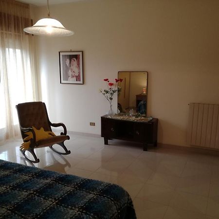 Appartamento In Villa Virginia Fino A 10 Ospiti Mondragone Exteriér fotografie