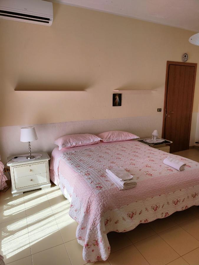 Appartamento In Villa Virginia Fino A 10 Ospiti Mondragone Exteriér fotografie